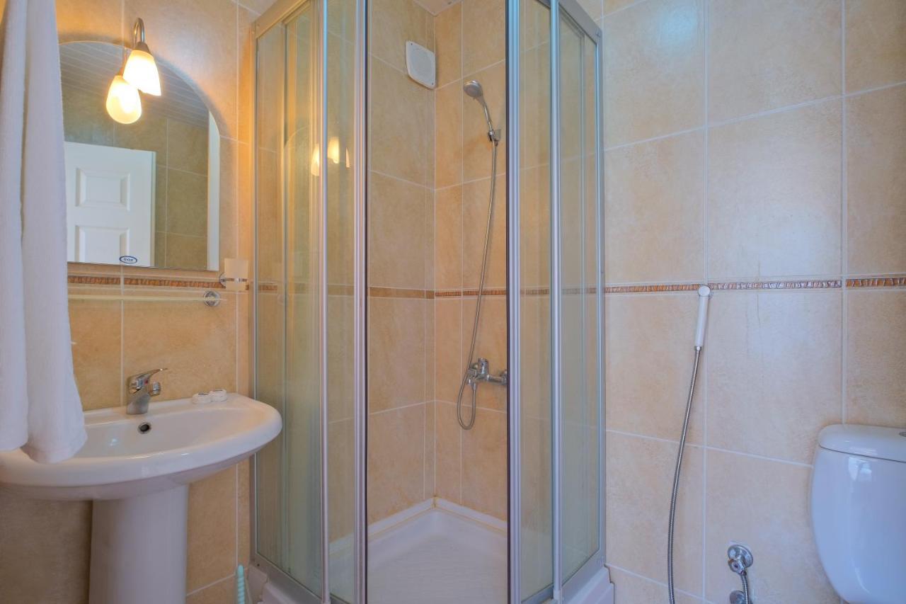 Yas Calis Beach Villa Fethiye Eksteriør bilde